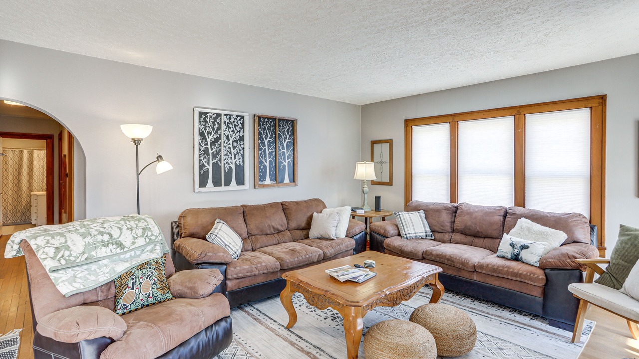 Photo of Livingroom in Tiffin