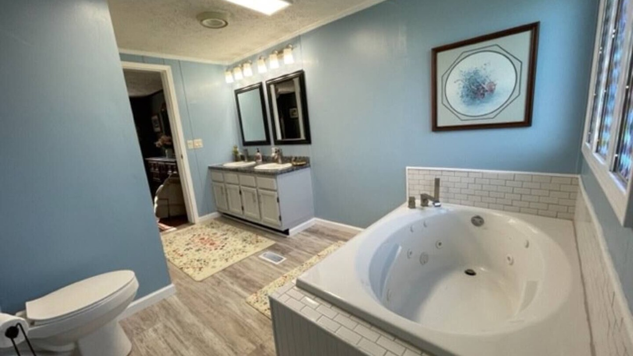 Photo of Bathroom in South Pittsburg