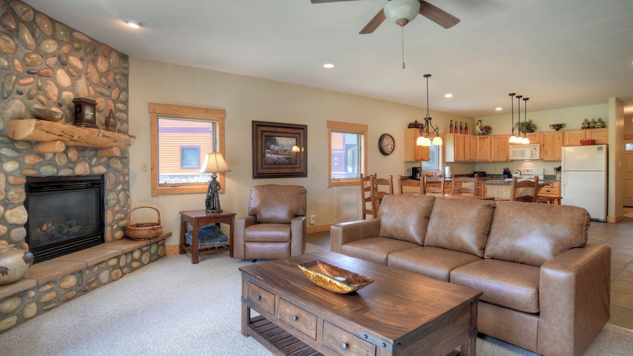 Photo of Livingroom in South Fork