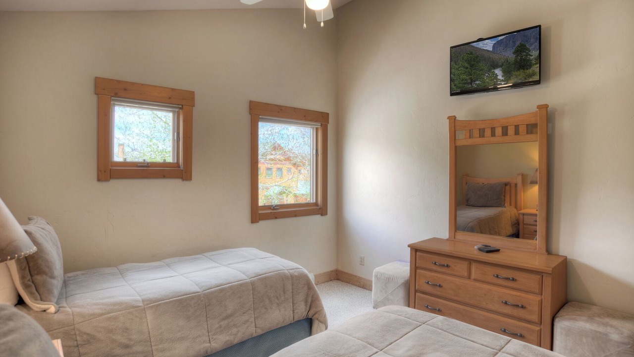 Photo of Bedroom in South Fork