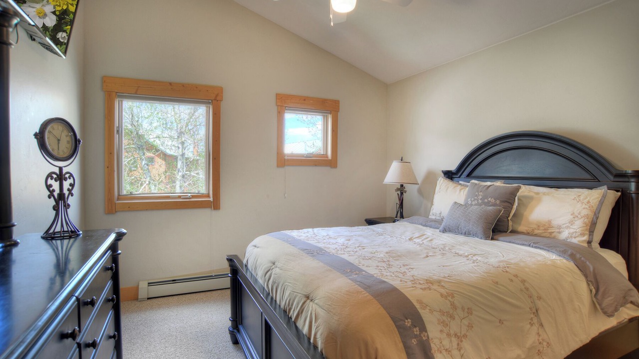 Photo of Bedroom in South Fork