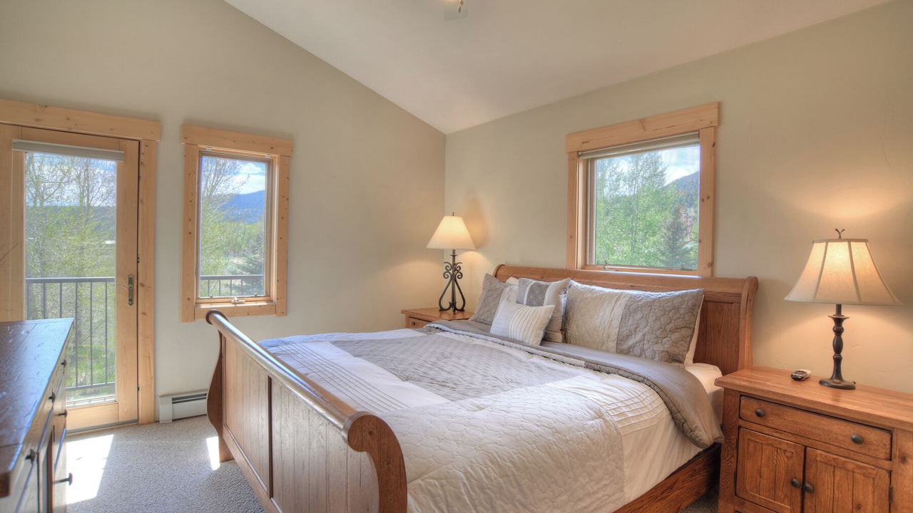 Photo of Bedroom in South Fork