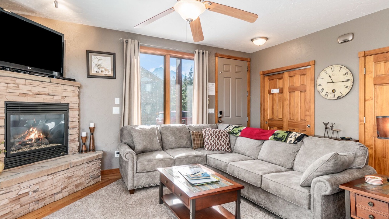 Photo of Livingroom in Estes Park