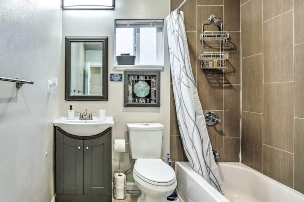 Photo of Bathroom in Victory Heights