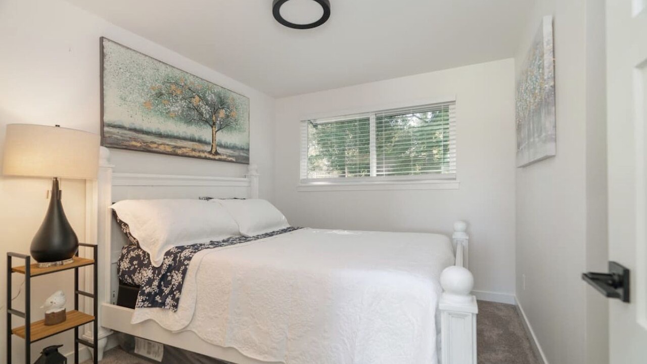 Photo of Bedroom in Edmonds