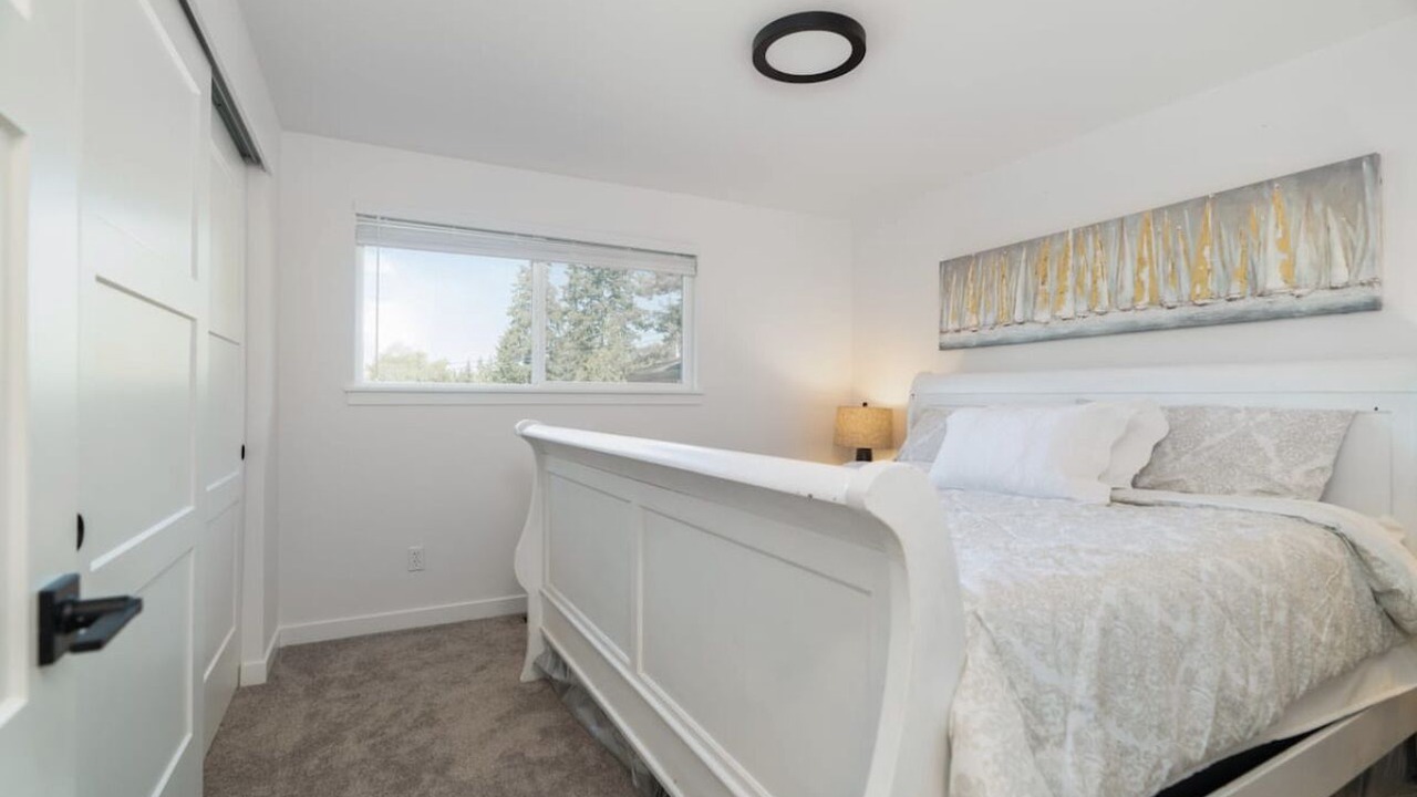 Photo of Bedroom in Edmonds