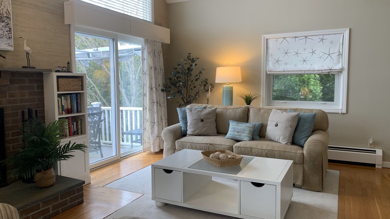 Photo of Livingroom in Bonnet Shores