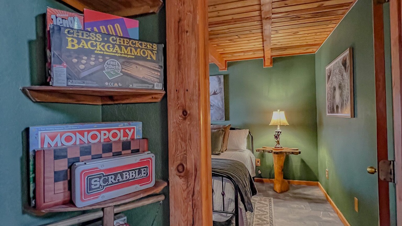 Photo of Bedroom in High Rolls Mountain Park