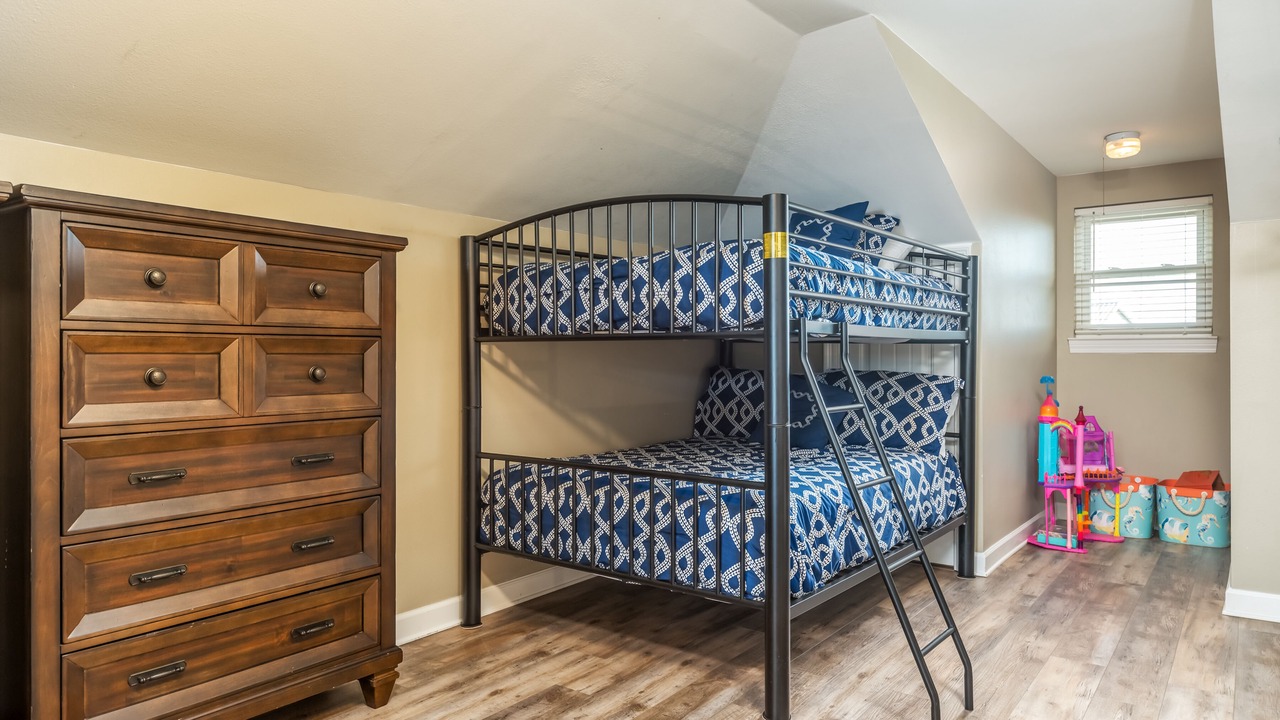 Photo of Bedroom in Silver Cay