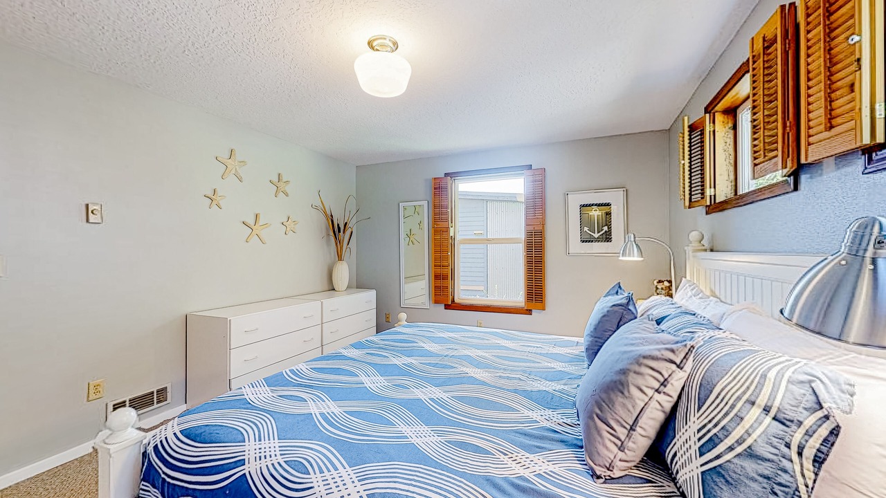 Photo of Bedroom in Neahkahnie Beach