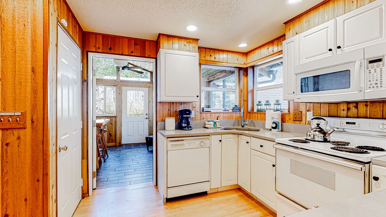 Photo of Kitchen in Neahkahnie Beach