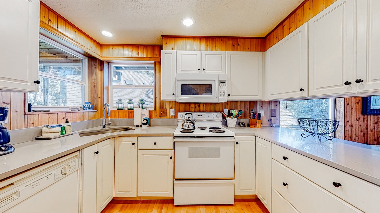 Photo of Kitchen in Neahkahnie Beach