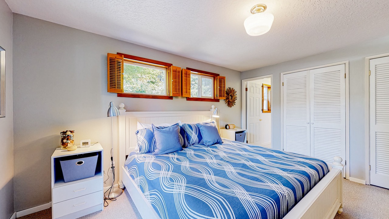 Photo of Bedroom in Neahkahnie Beach