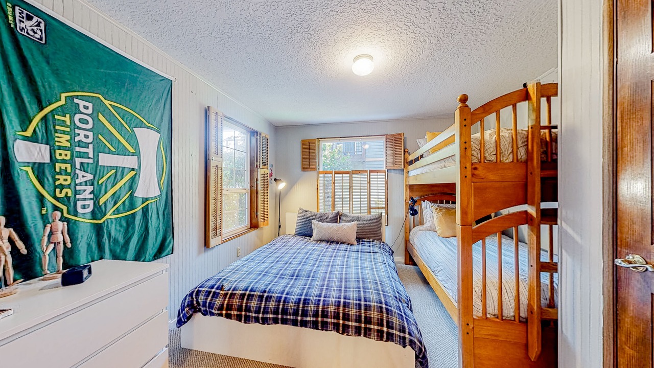 Photo of Bedroom in Neahkahnie Beach