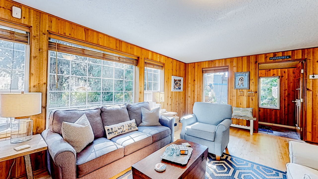 Photo of Livingroom in Neahkahnie Beach