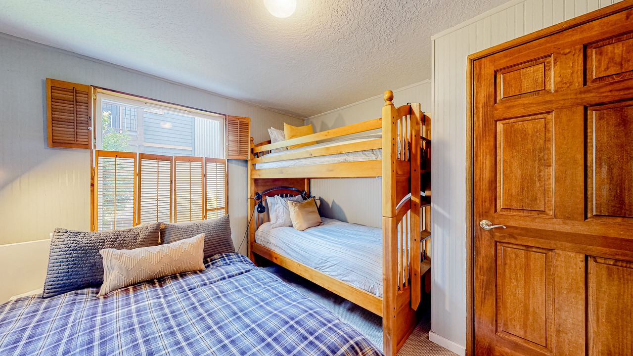 Photo of Bedroom in Neahkahnie Beach