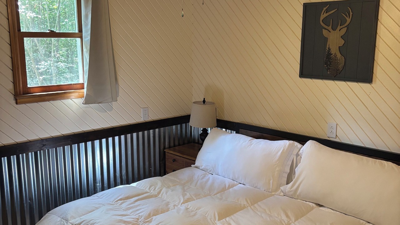 Photo of Bedroom in Springville