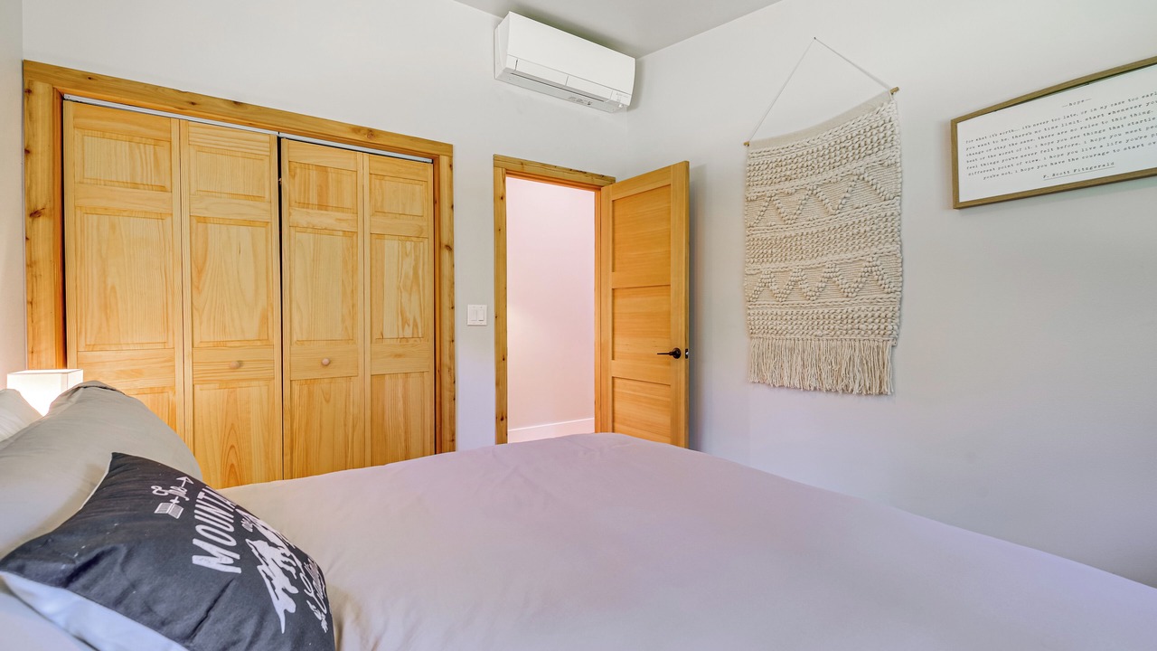 Photo of Bedroom in Gold Bar