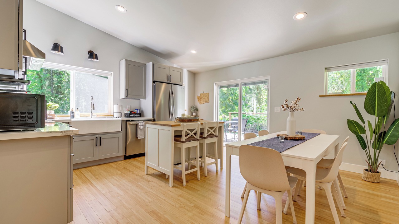 Photo of Kitchen in Gold Bar
