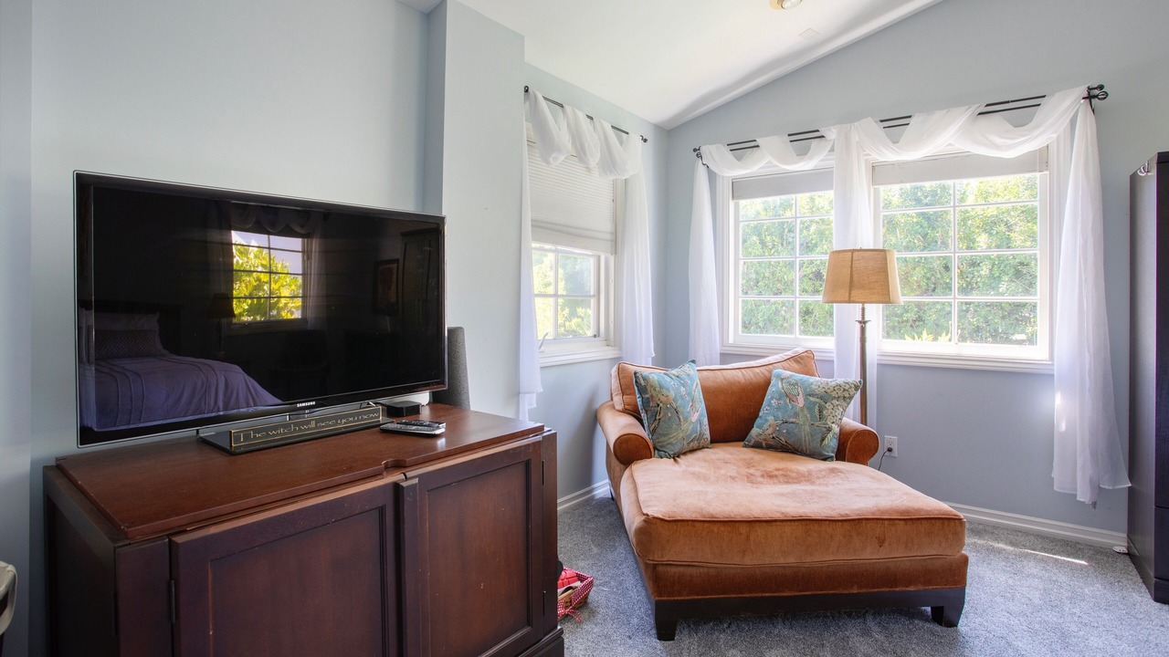 Photo of Livingroom in Studio City