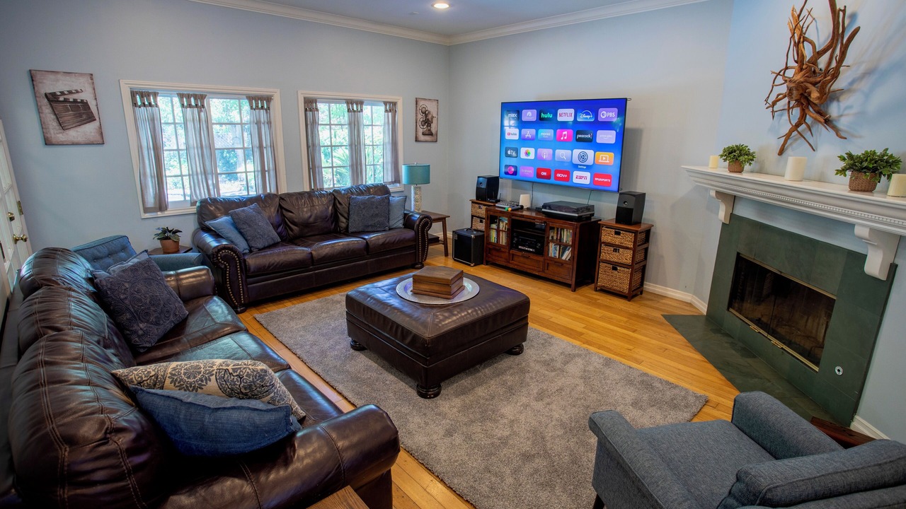 Photo of Livingroom in Studio City