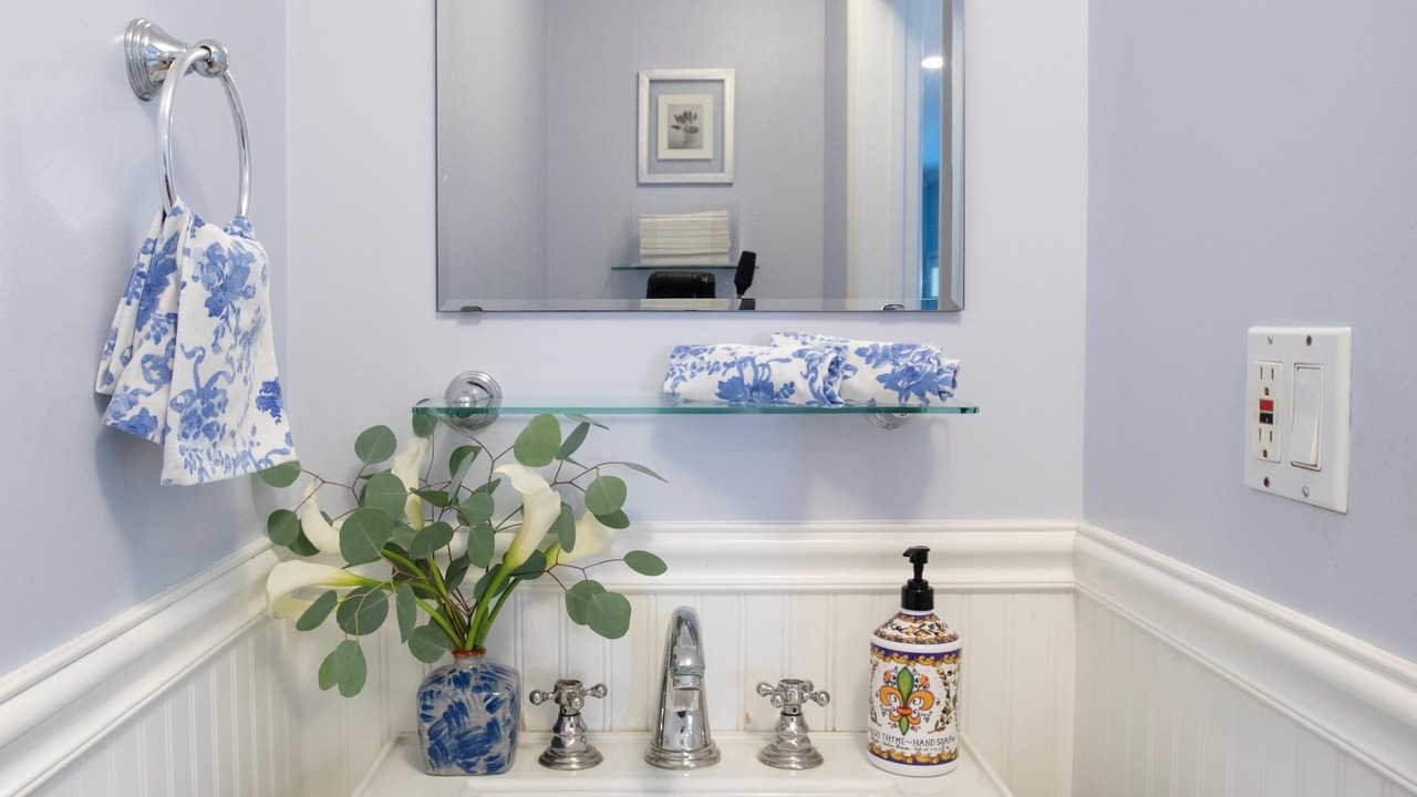 Photo of Bathroom in Studio City