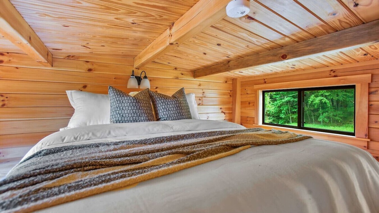 Photo of Bedroom in Shippenville