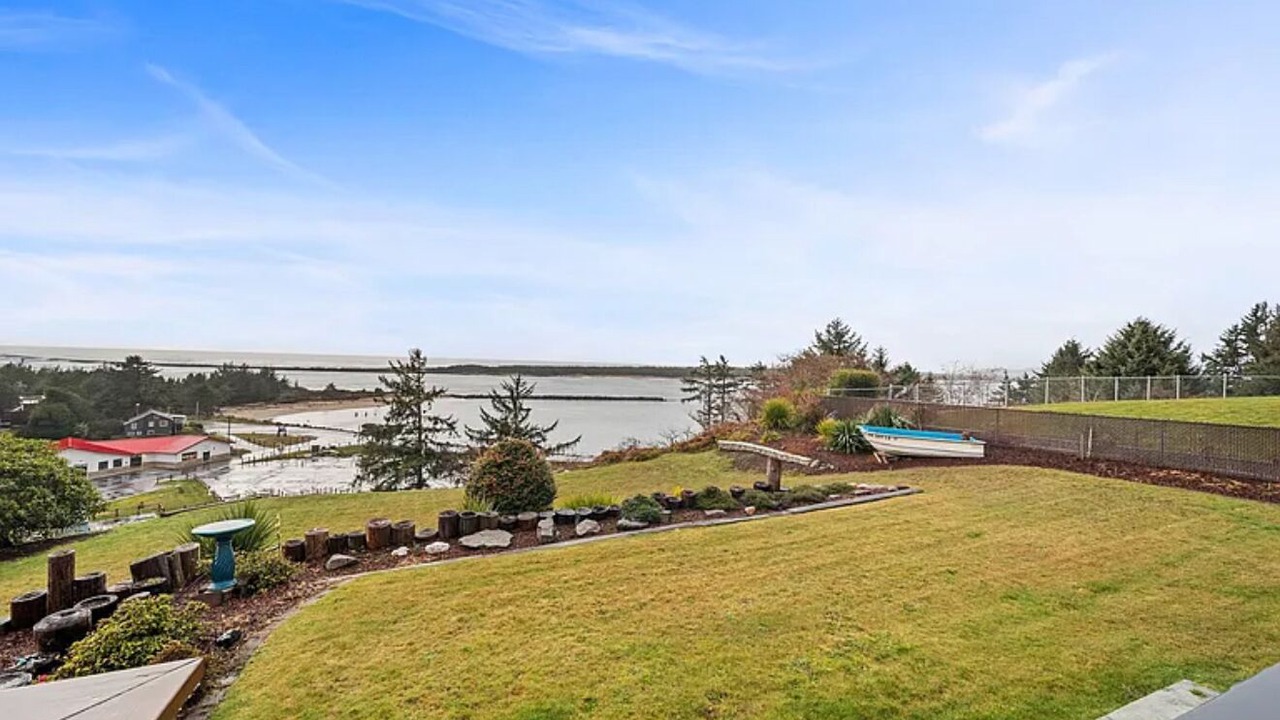 Photo of Outdoor in Winchester Bay