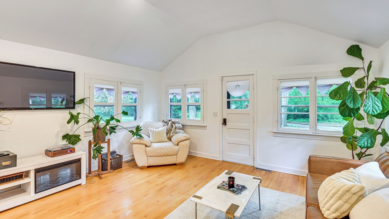Photo of Bedroom in Cassopolis