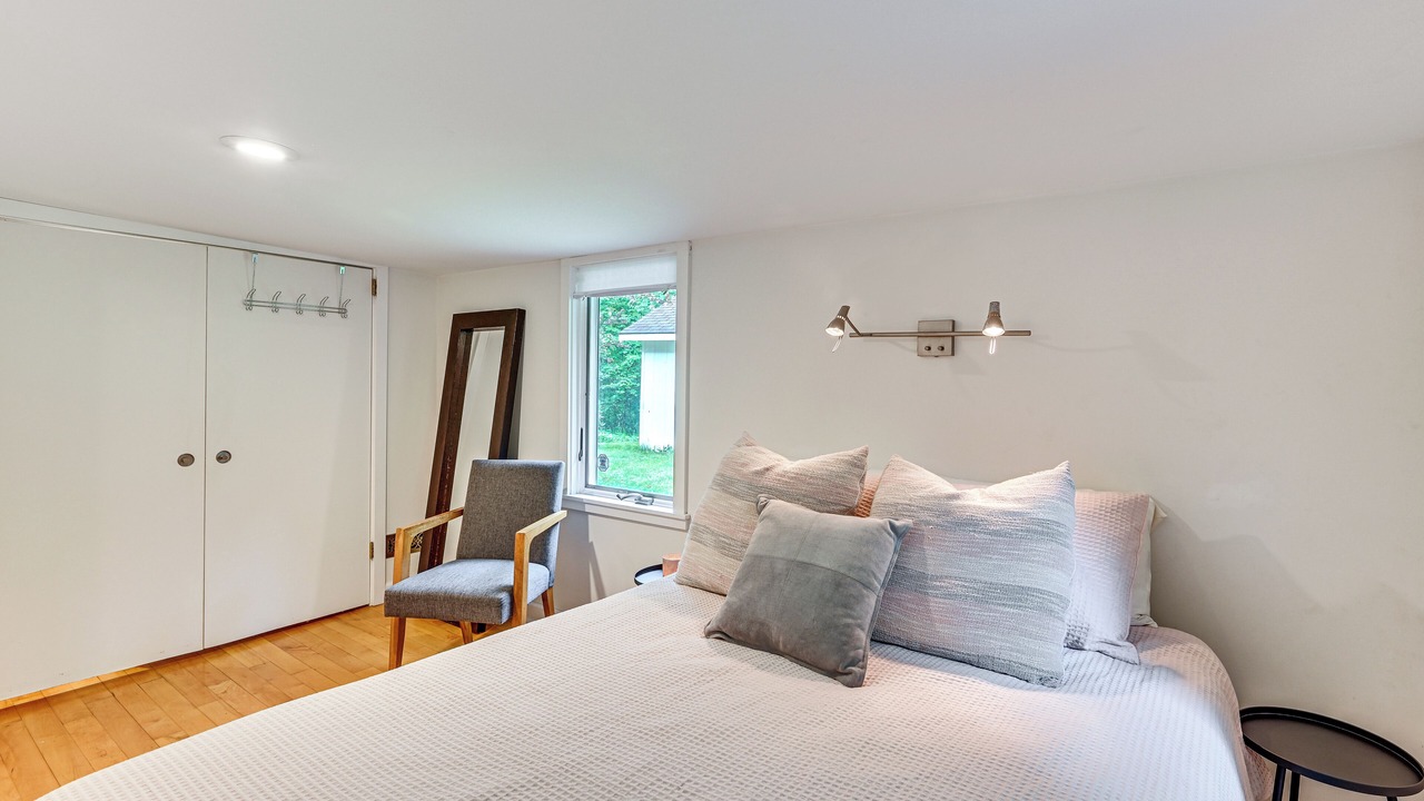 Photo of Bedroom in Cassopolis