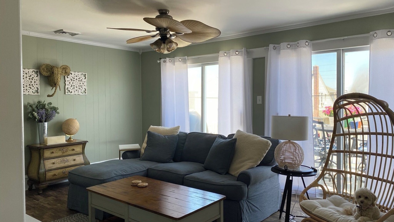 Photo of Livingroom in Margate City