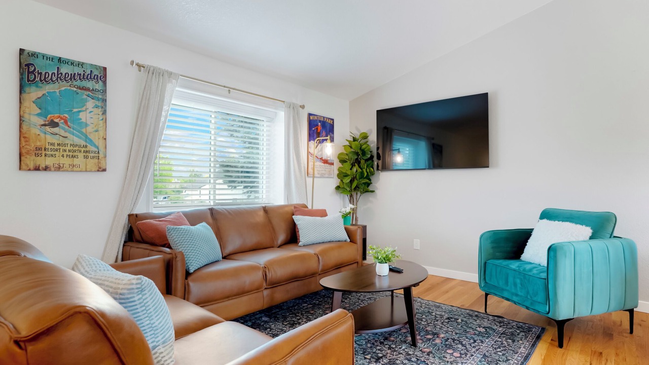 Photo of Livingroom in North Central Westminster
