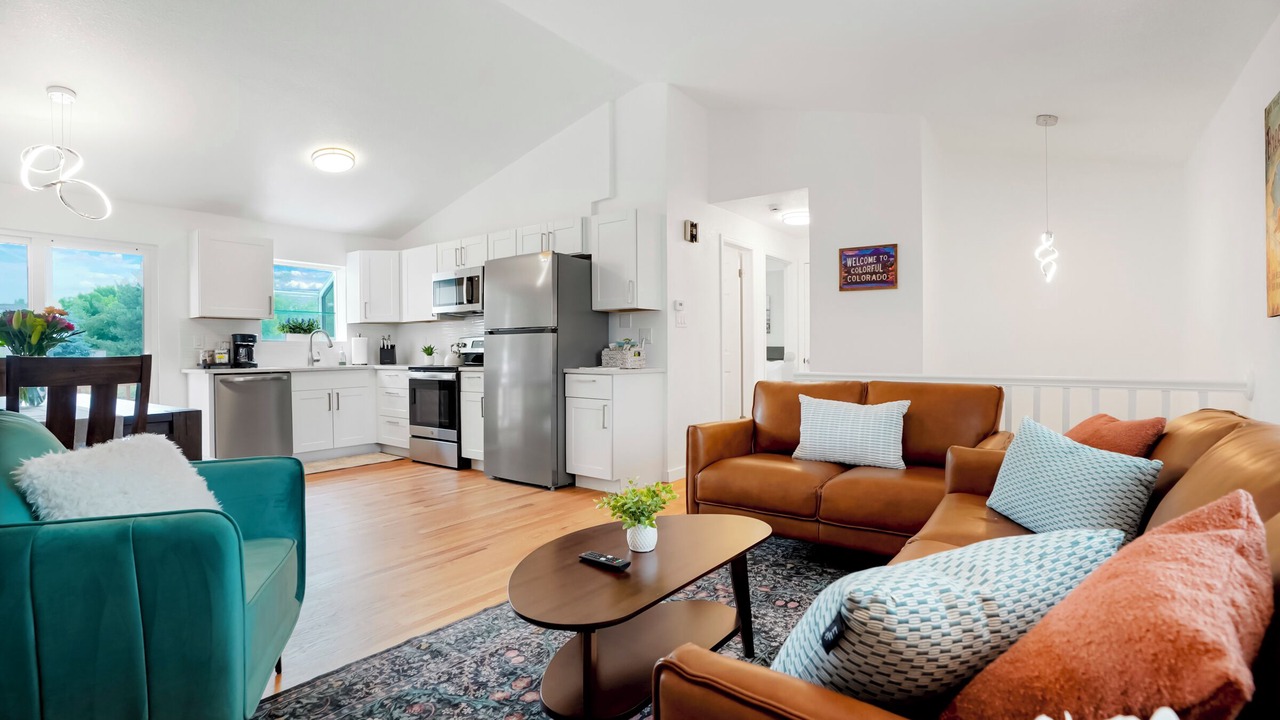 Photo of Livingroom in North Central Westminster