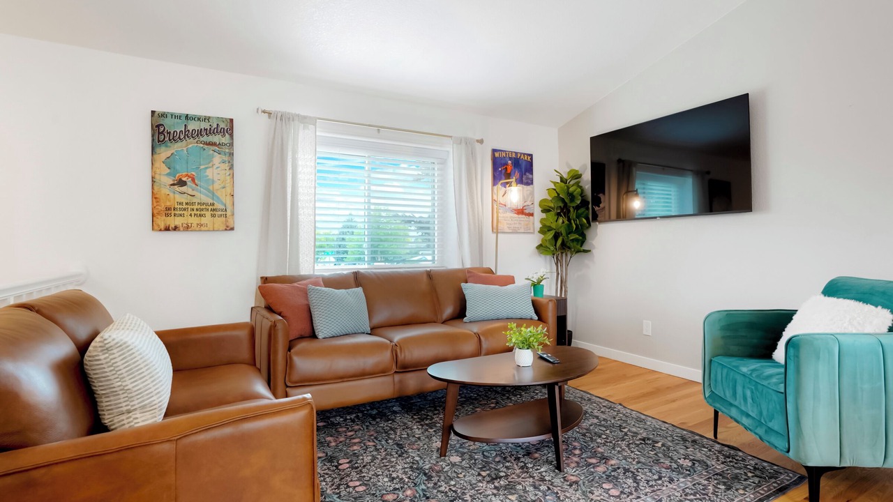 Photo of Livingroom in North Central Westminster
