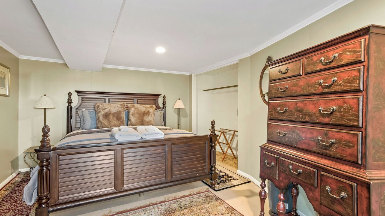 Photo of Bedroom in Middleburg