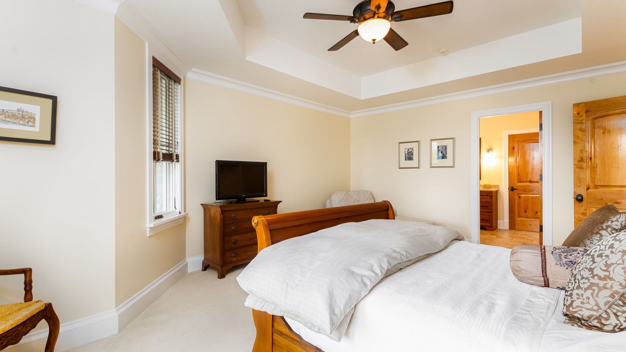 Photo of Bedroom in Niles