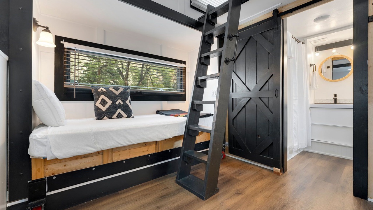 Photo of Bedroom in Poudre Park