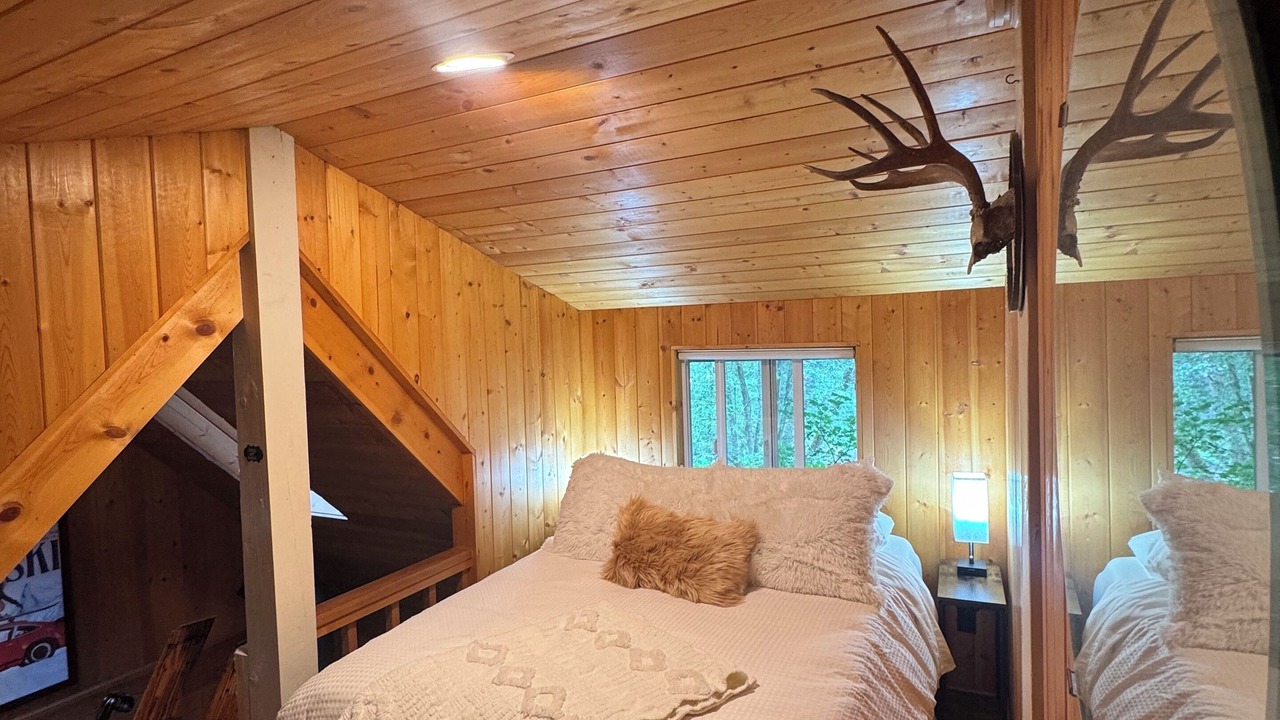 Photo of Bedroom in Gold Bar