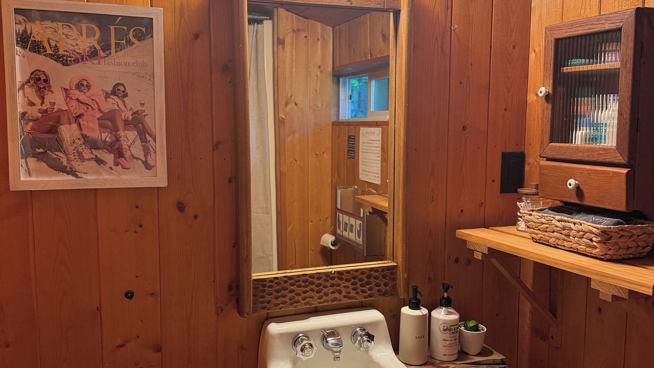 Photo of Bathroom in Gold Bar