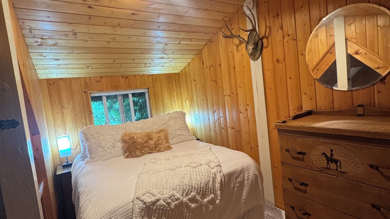 Photo of Bedroom in Gold Bar