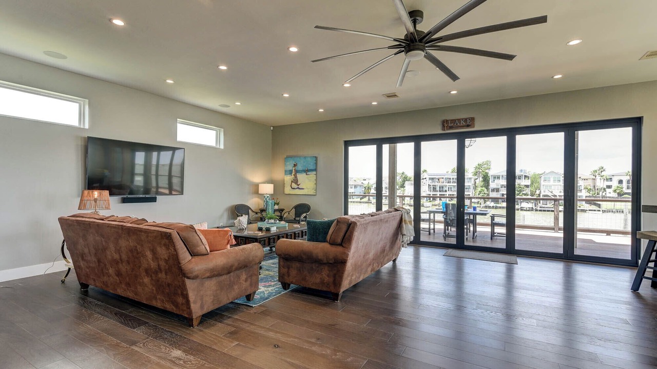 Photo of Livingroom in Clear Lake Shores