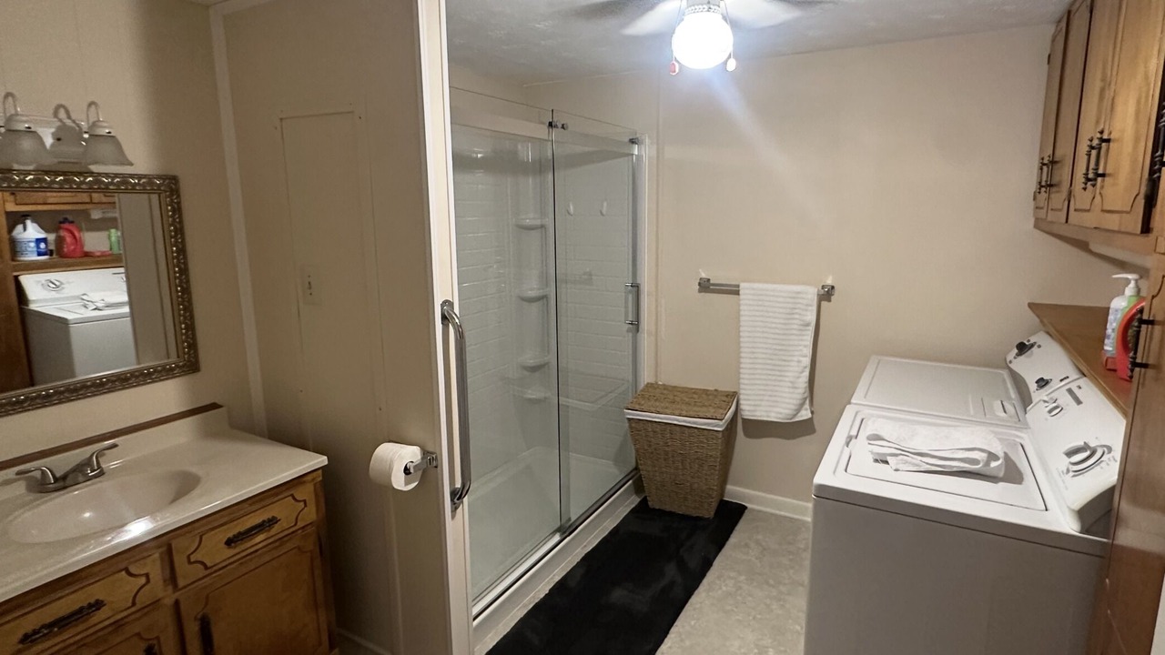 Photo of Bathroom in Oakdale