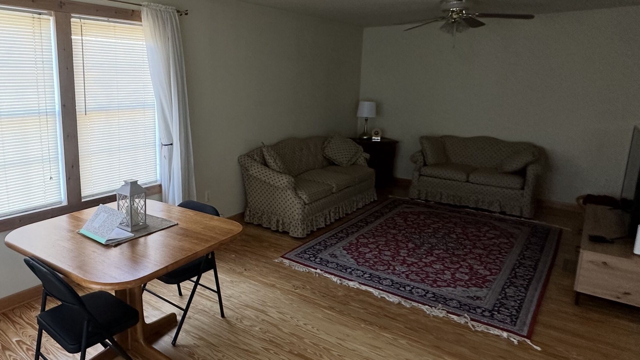 Photo of Livingroom in Oakdale