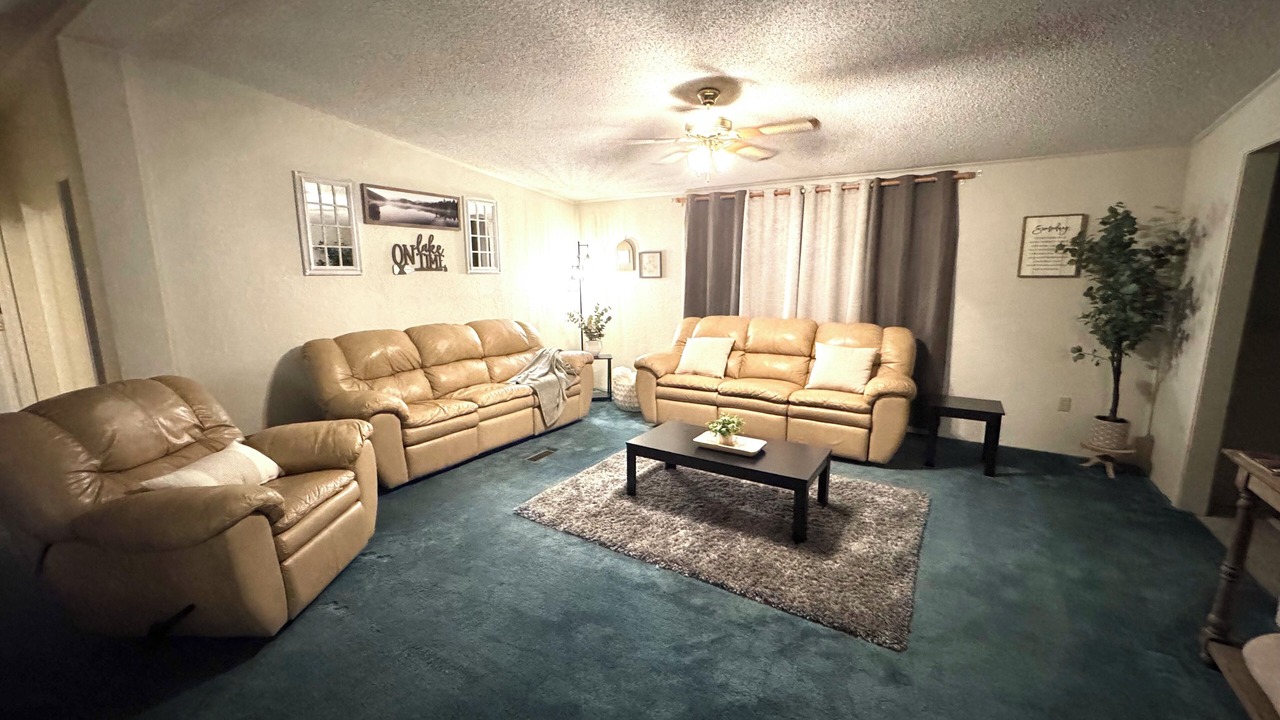 Photo of Livingroom in Navajo Dam