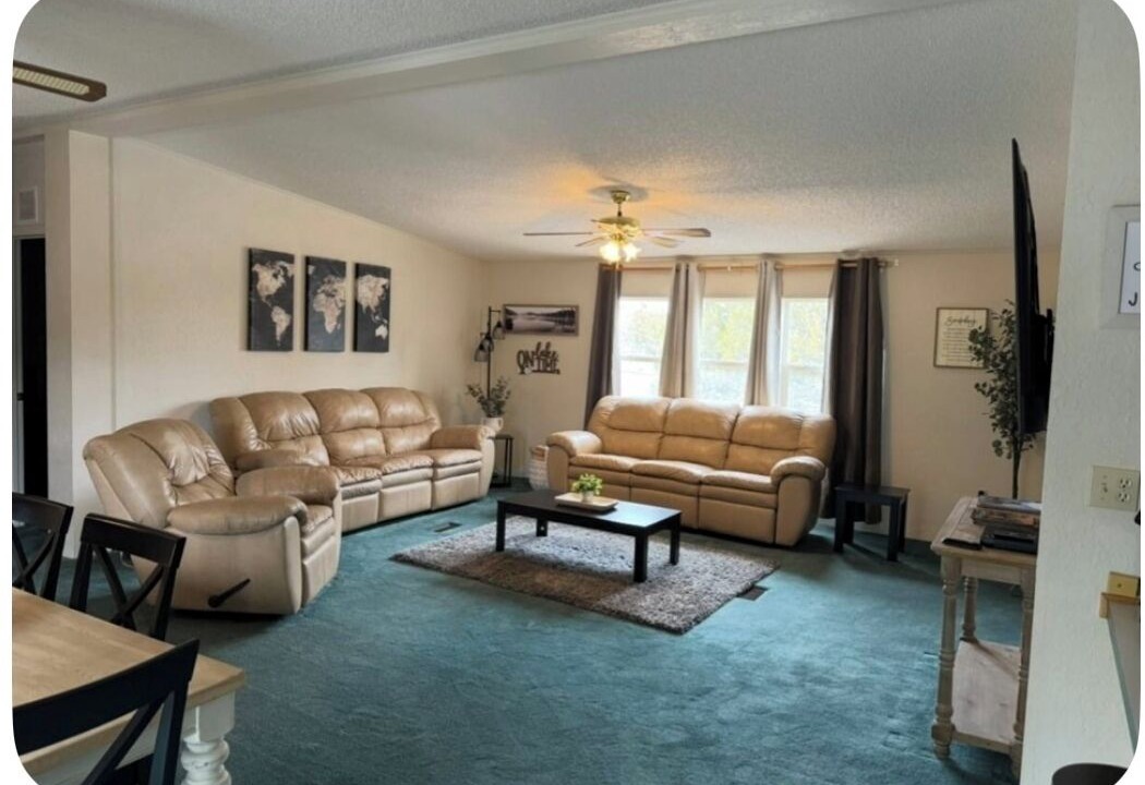 Photo of Livingroom in Navajo Dam