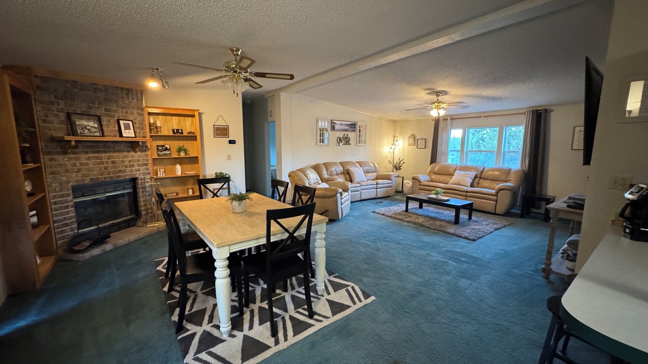 Photo of Livingroom in Navajo Dam
