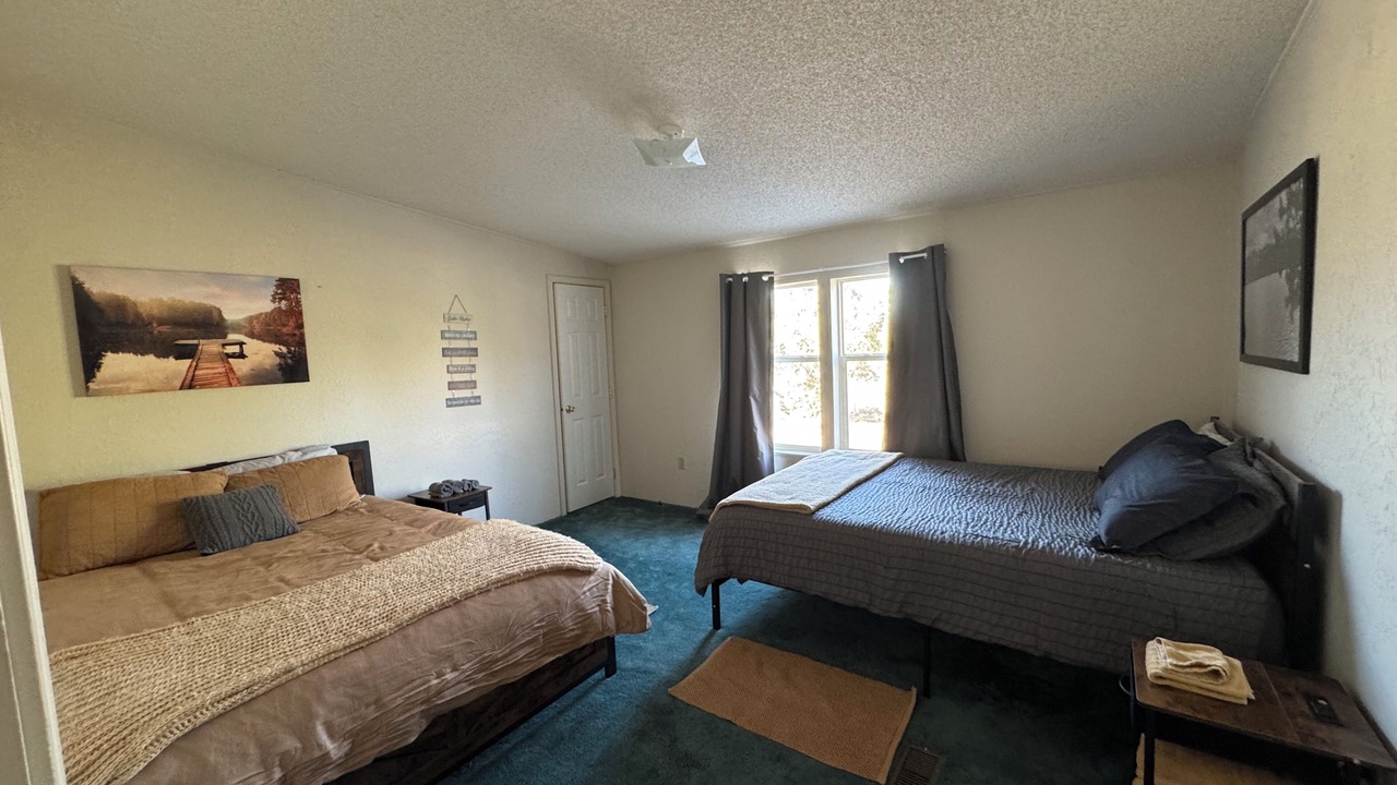 Photo of Bedroom in Navajo Dam