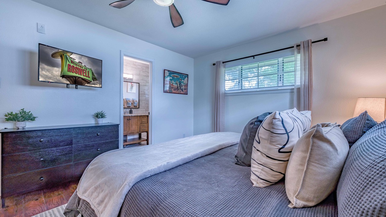 Photo of Bedroom in Roswell
