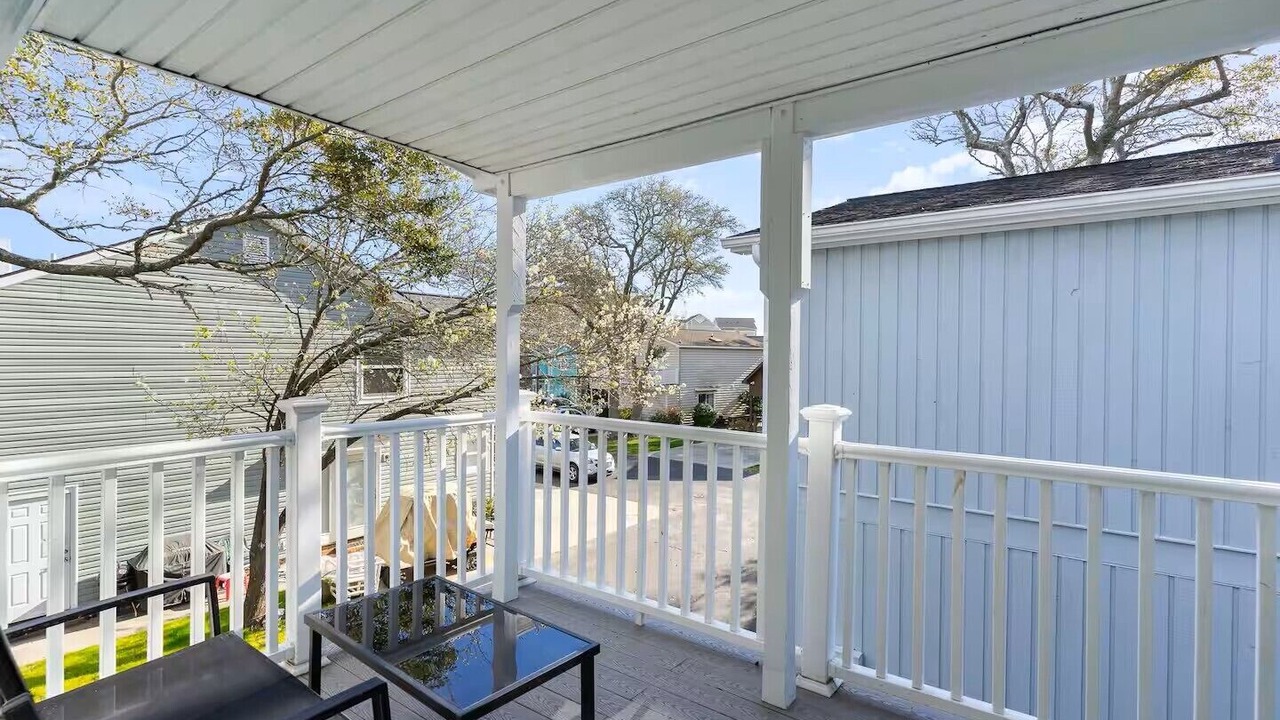 Photo of Patio Balcony in Windy Hill
