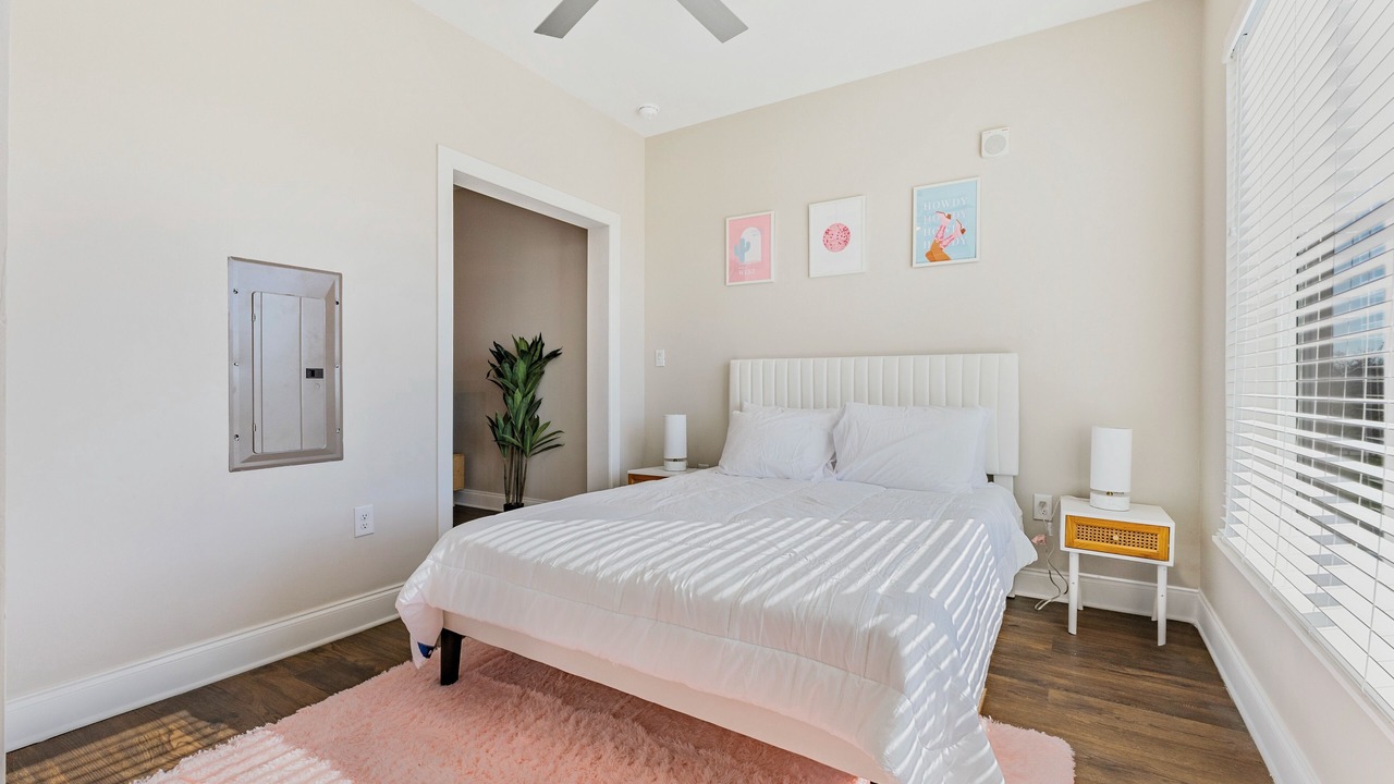 Photo of Bedroom in Eighth Avenue